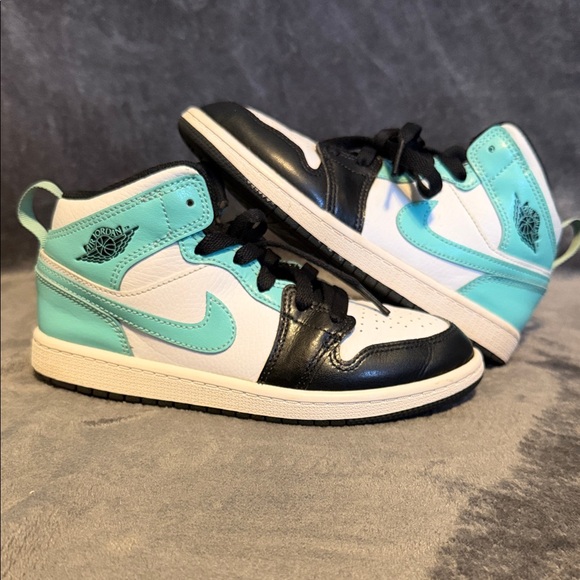 Jordan Kids' Sneakers - Picture 5 of 5